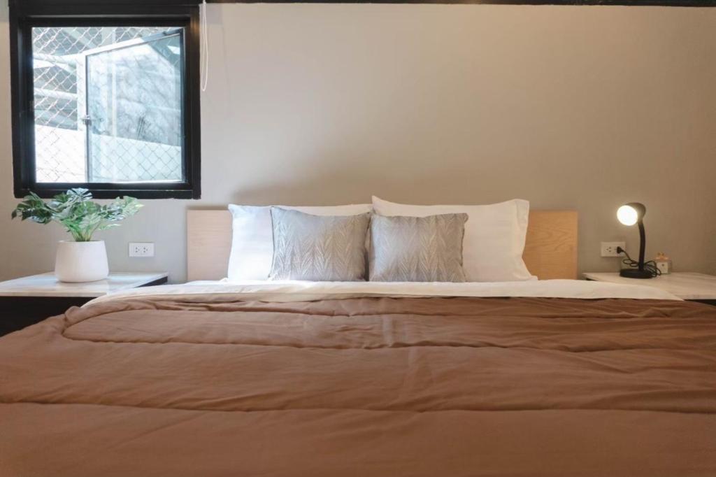 BnB98 Silom Hotel - Resim 38