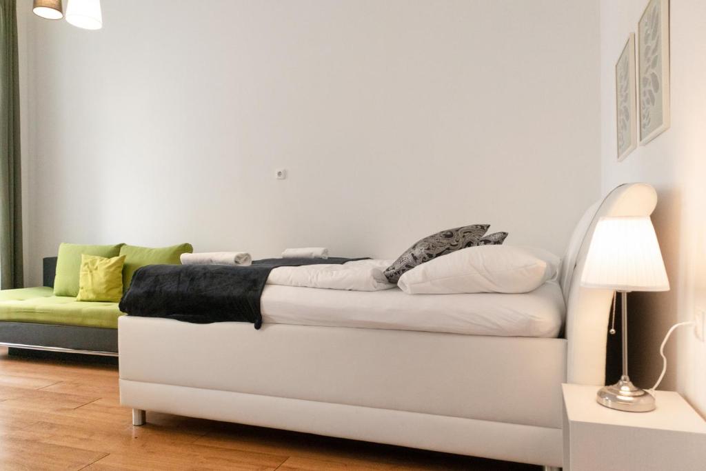Ein Sitzbereich in der Unterkunft Comfortable 2BR Apt Central & Well Connected