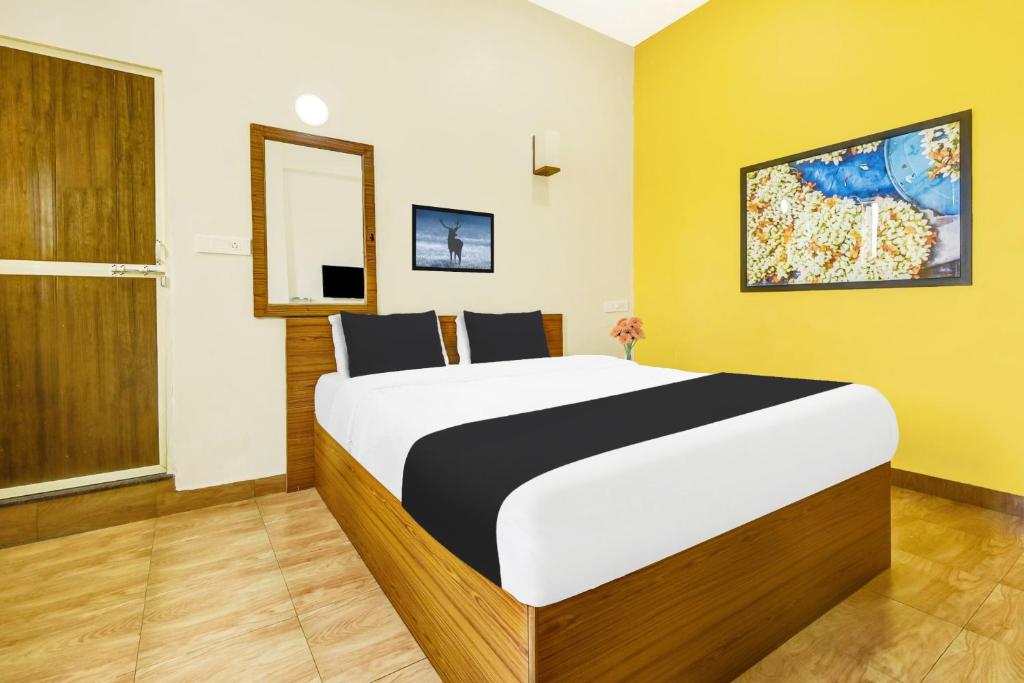 TV a/nebo společenská místnost v ubytování Super Hotel O Porvorim Near Mall De Goa