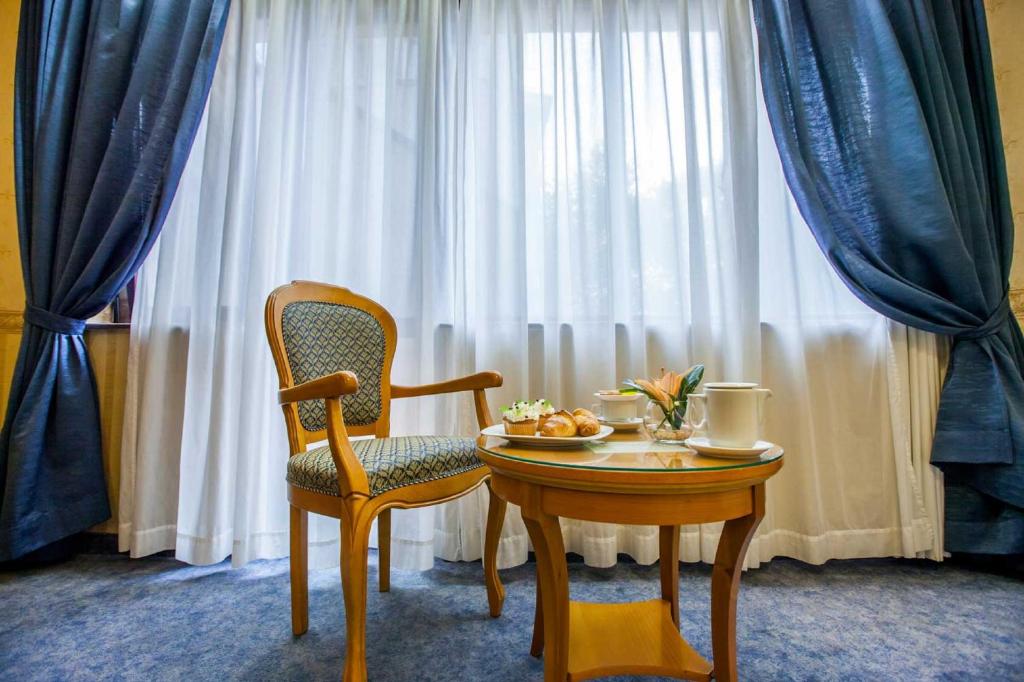 Hotel Downtown - TOP location in the heart of Sofia city - Deluxe Double Room
