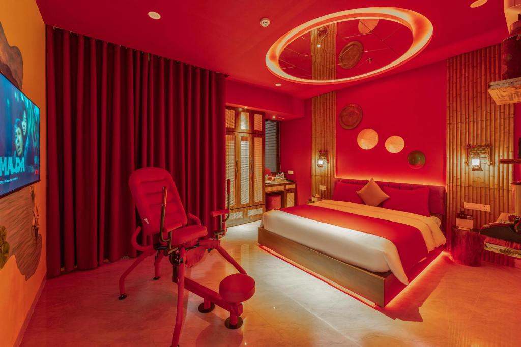 En eller flere senge i et værelse på Chiic House 8 - Khách sạn tình yêu