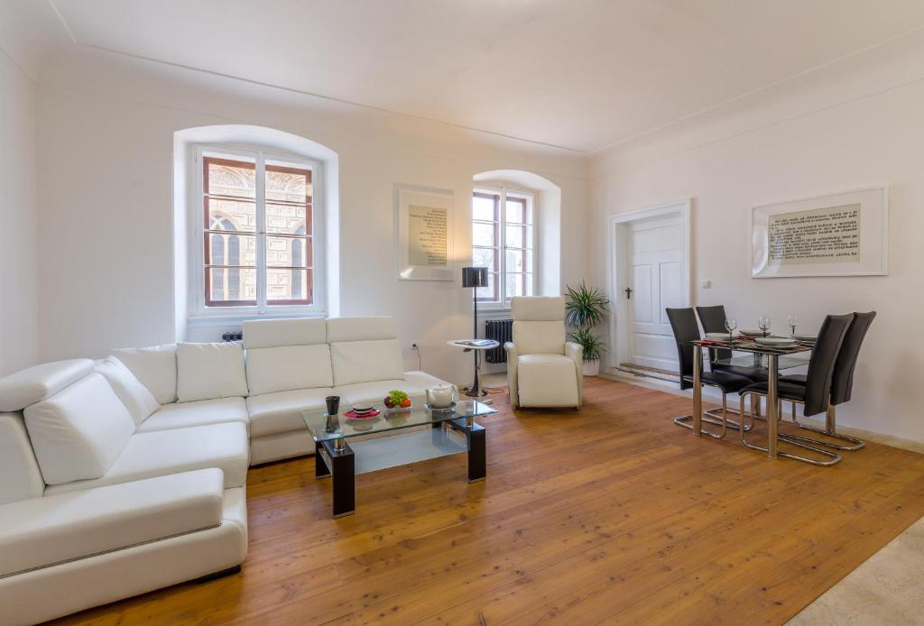 Area soggiorno di Zámecké apartmány Litomyšl