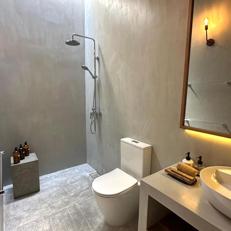 Koupelna v ubytování La Playa Villas Hiriketiya