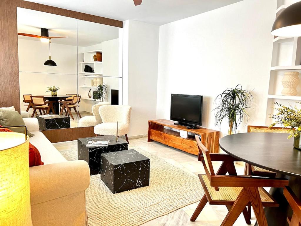 New Elegant center apartment and Calm Calle Agua SINESE DESIGN HOMES