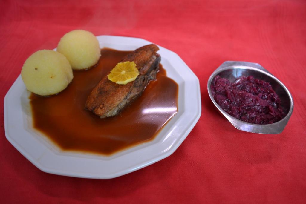 Jídlo v hotelu nebo okolí