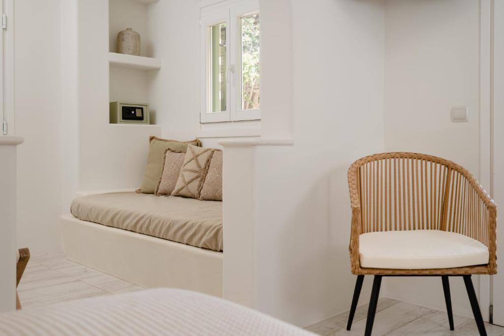 Гостиная зона в Finikas Hotel