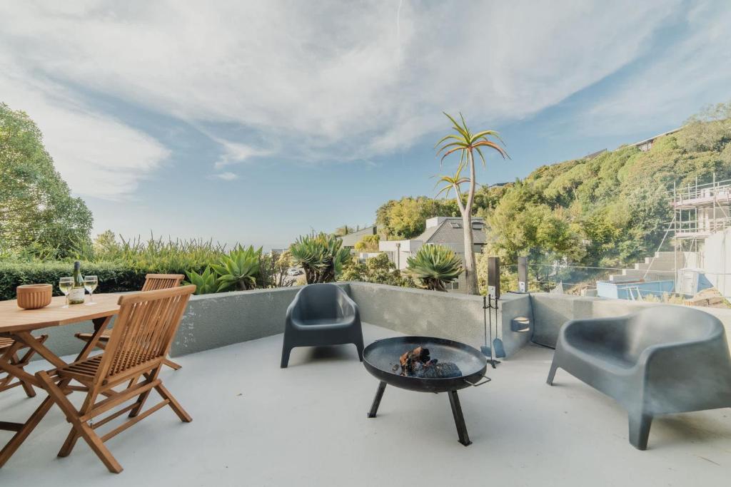 Adventure & Relaxation Cozy 3BR Stay with Games & Scenic Views - Resim 18