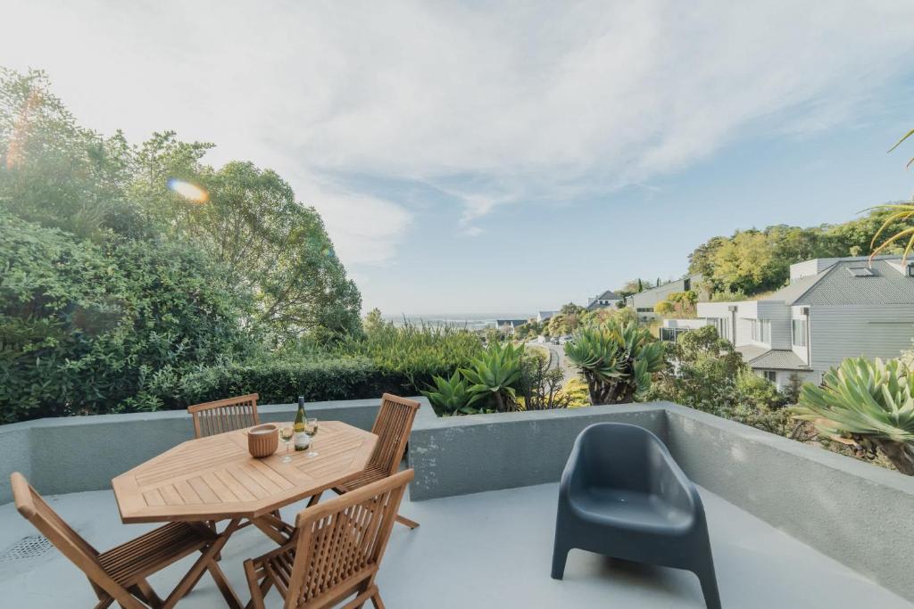 Adventure & Relaxation Cozy 3BR Stay with Games & Scenic Views - Resim 34