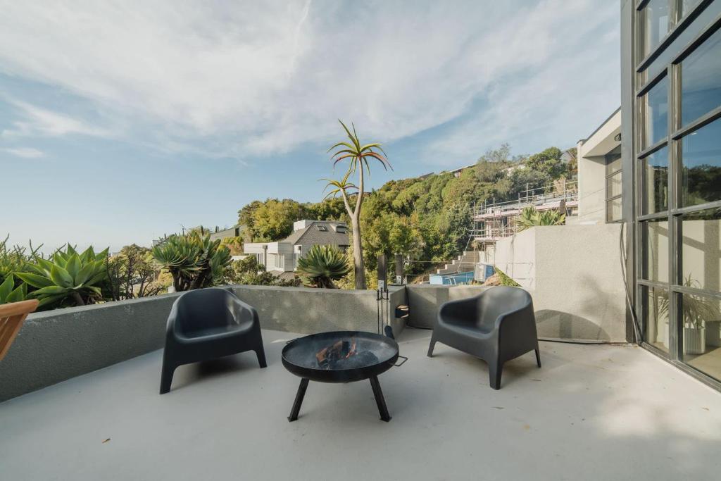 Adventure & Relaxation Cozy 3BR Stay with Games & Scenic Views - Resim 38