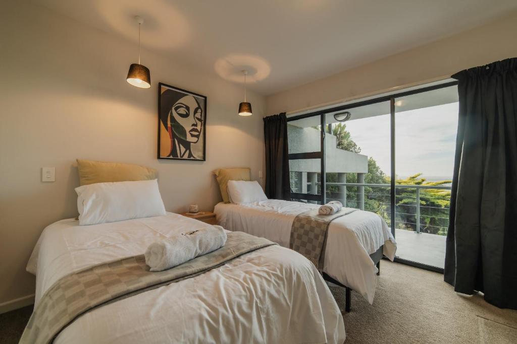 Adventure & Relaxation Cozy 3BR Stay with Games & Scenic Views - Resim 44