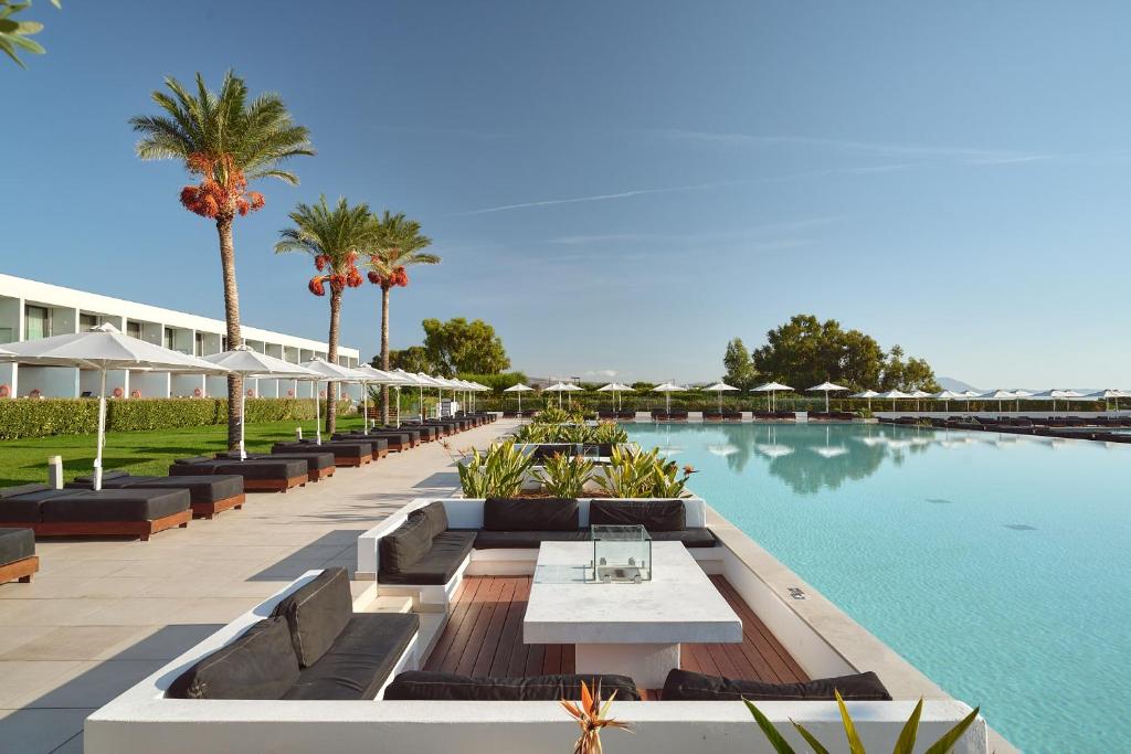 Bazén v ubytování Gennadi Grand Resort nebo v jeho okolí