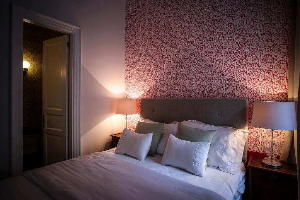 Postel nebo postele na pokoji v ubytování Gardin Split Apartment and Suite