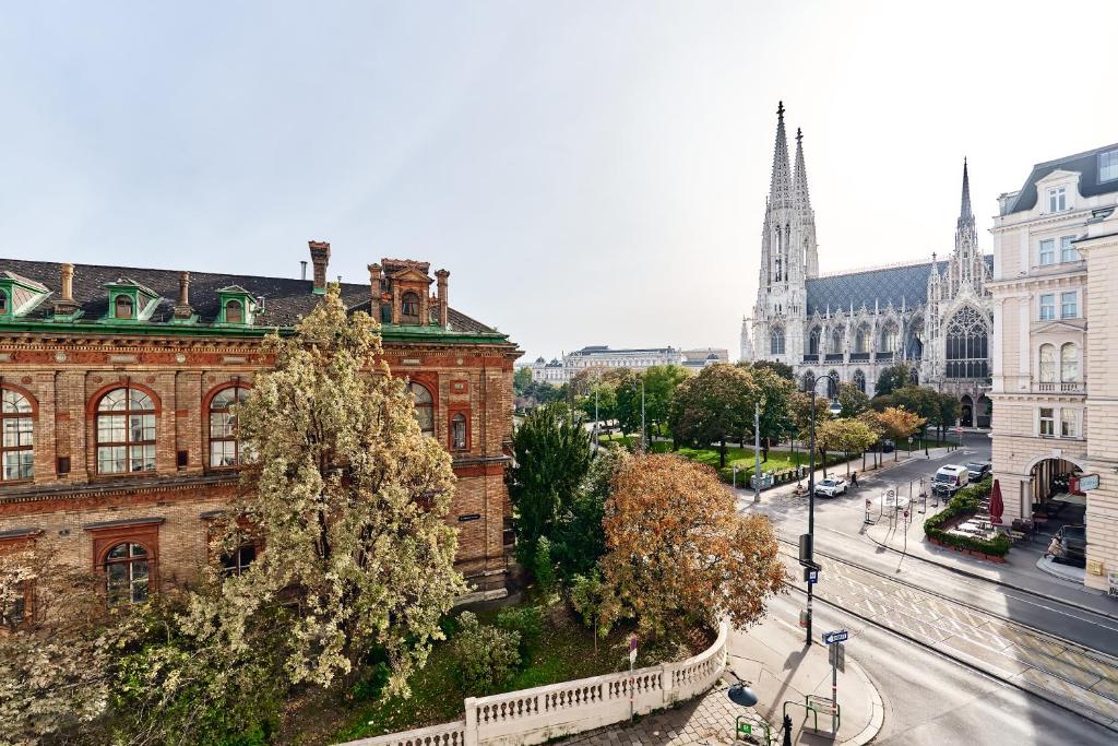 Nespecifikovaný výhled na destinaci Vídeň nebo výhled na město při pohledu z hotelu
