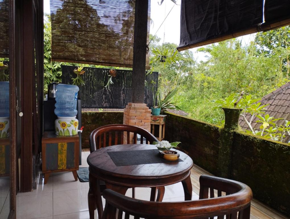 Balkón nebo terasa v ubytování Umah Ubud Guest House