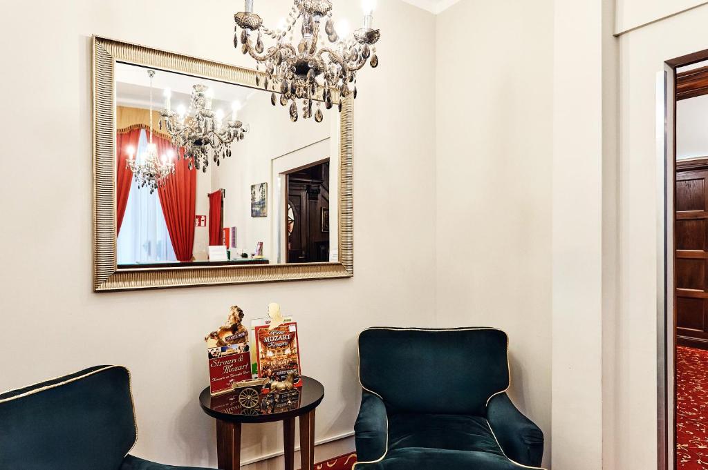 Hotel Pension Baron am Schottentor - Resim 8