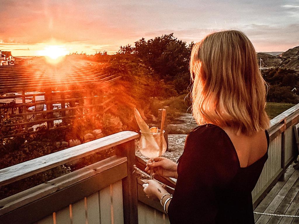 Východ nebo západ slunce při pohledu z hotelu nebo okolí