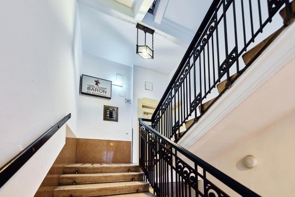 Hotel Pension Baron am Schottentor - Resim 4