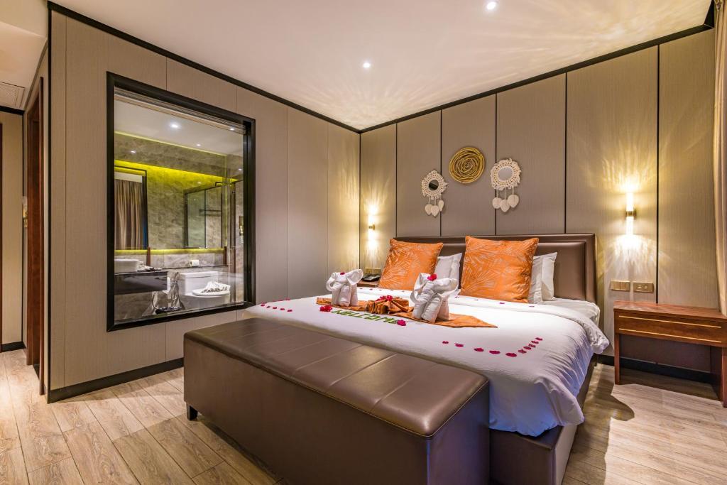 BJ & Radisson Sea View Hotel - 4