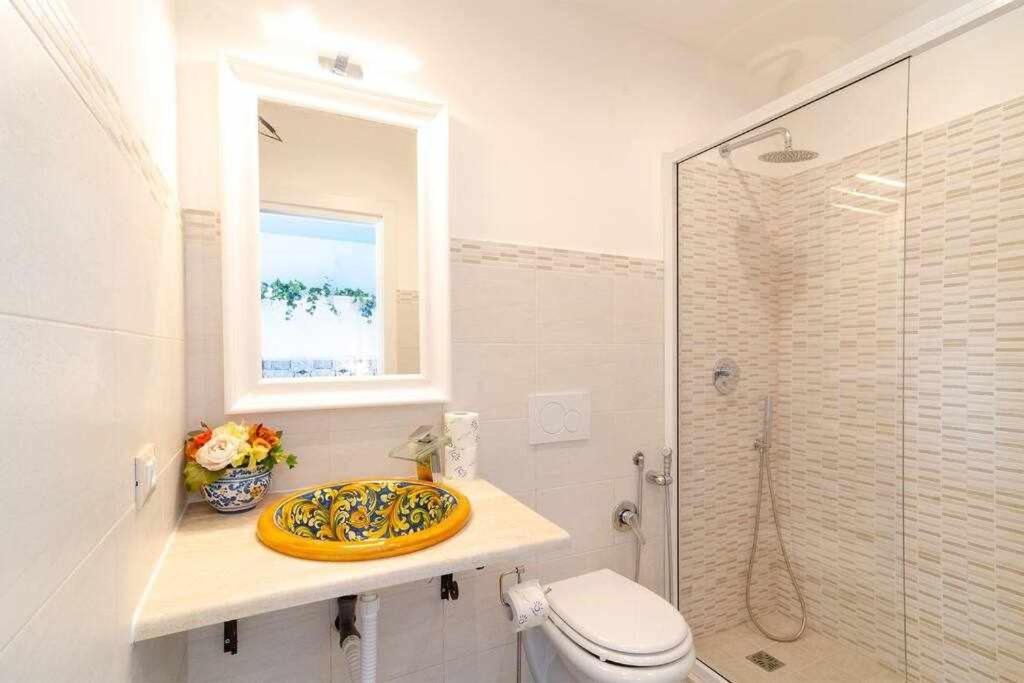 Koupelna v ubytování Mediterranean Charm villa con piscina al mare