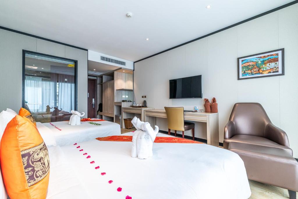 BJ & Radisson Sea View Hotel - 13