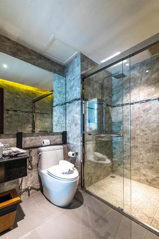 BJ & Radisson Sea View Hotel - 8