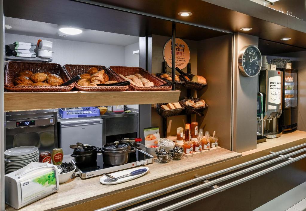 B&B HOTEL Toulouse Cité de l'Espace Mouchotte - Resim 44