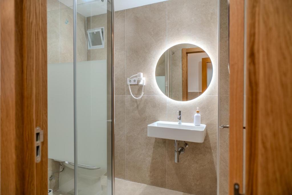 Koupelna v ubytování HolidaysBCN Rooms