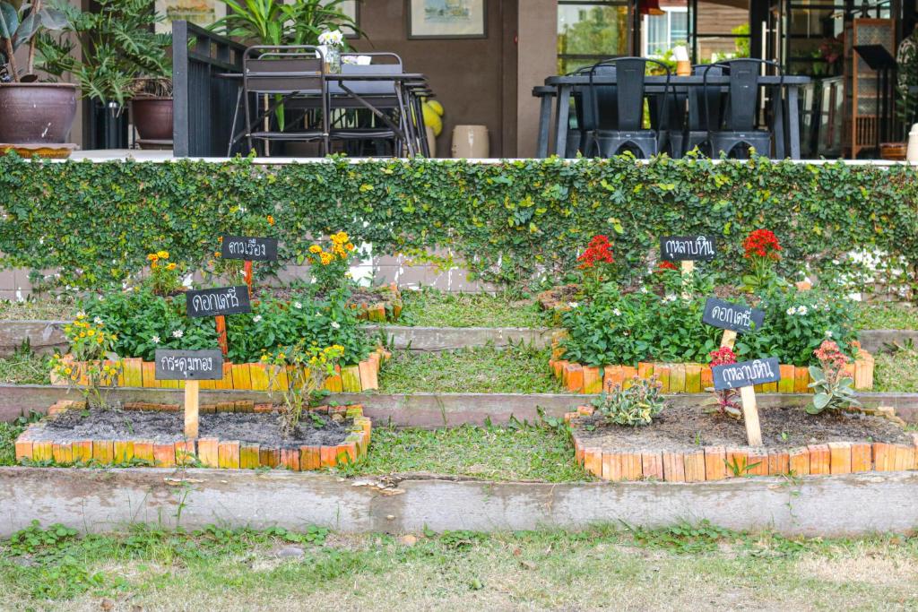 Brown House Hotel - Resim 42