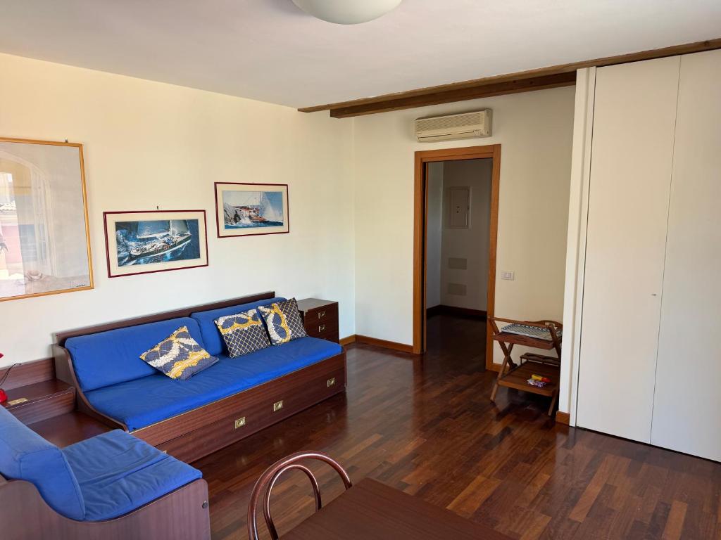 A seating area at Apartment Giulia