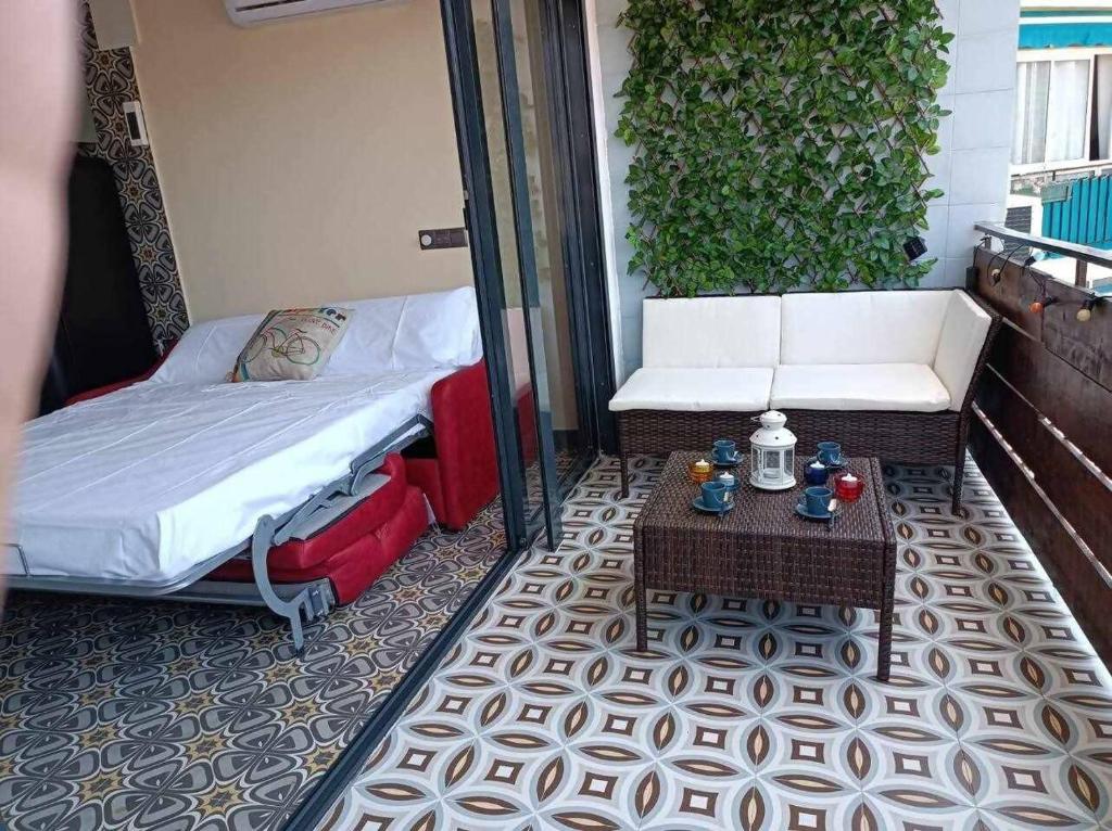 Posteľ alebo postele v izbe v ubytovaní STAR Apto Torremolinos WiFi Terraza Centro
