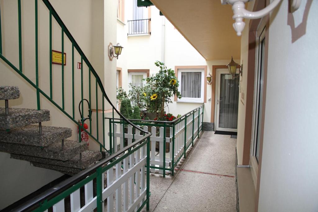 Balkón nebo terasa v ubytování Bed & Breakfast du Château
