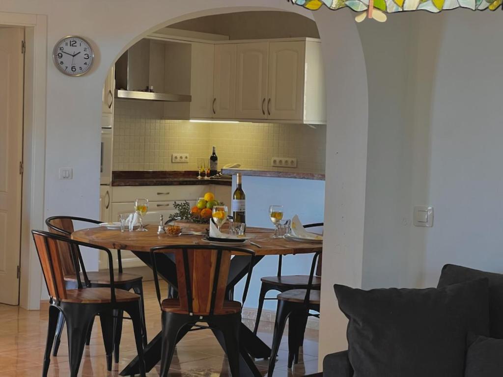 Dapur atau dapur kecil di CASA BELLE VUE sea view & private pool