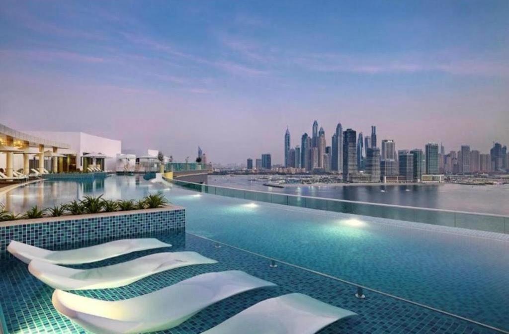 Πισίνα στο ή κοντά στο Fully-equipped studio Palm Jumeirah, Seven