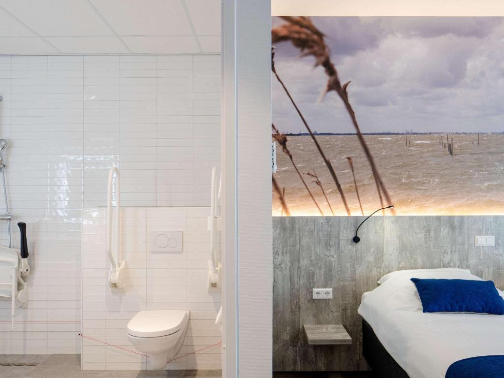 Koupelna v ubytování ibis Styles Almere