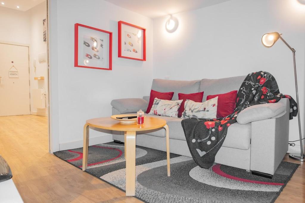 Modern, temporary, and practical apartment in Chamberí VAR120