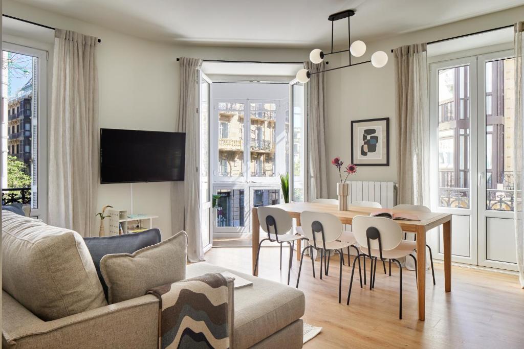 Urbieta Suite by FeelFree Rentals