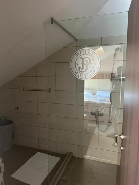 Koupelna v ubytování JP Motel Mali Pariz