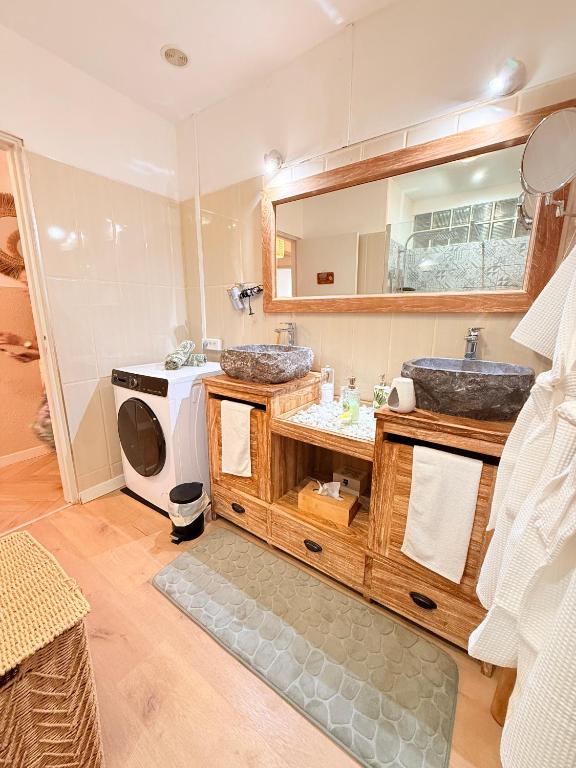 Kuchyň nebo kuchyňský kout v ubytování La Casa Del Ju Lya 4 étoiles