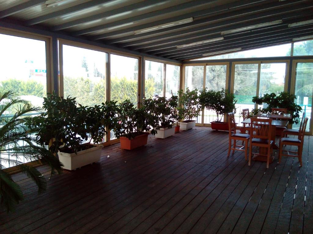 Reštaurácia alebo iné gastronomické zariadenie v ubytovaní Cybele Guest Accommodation