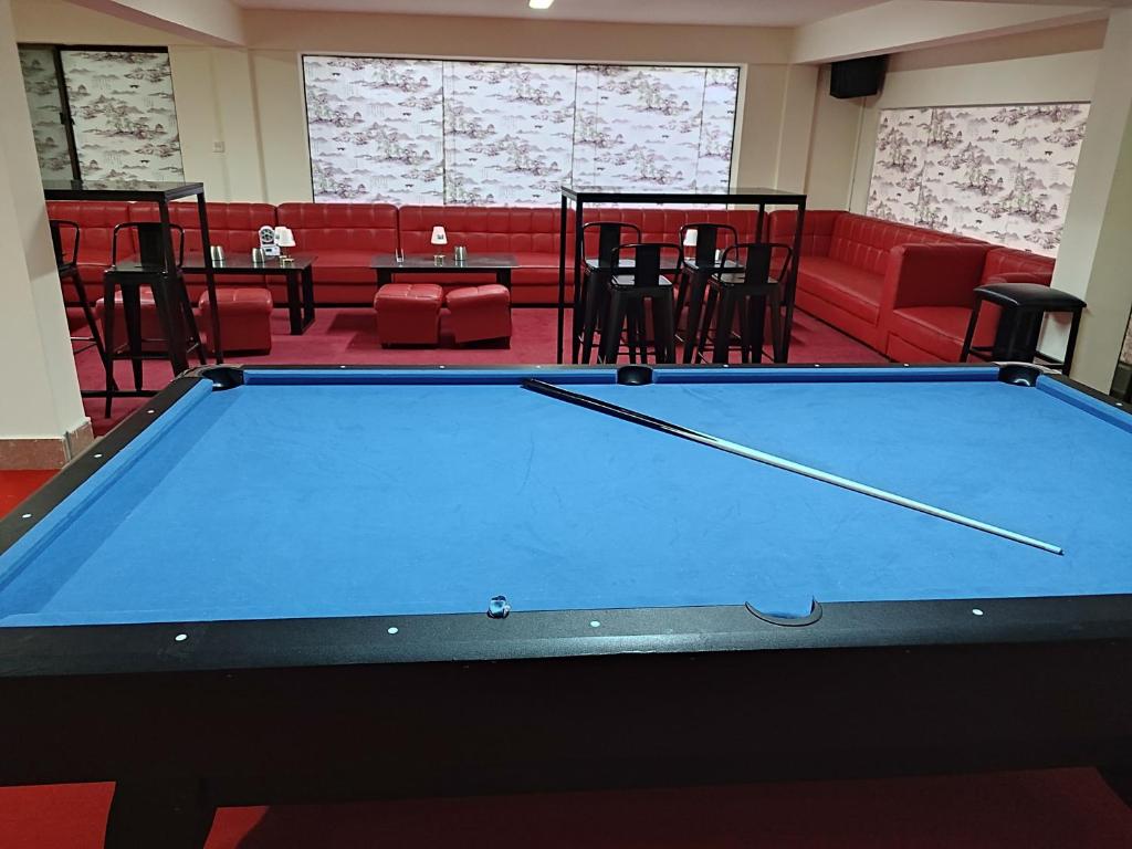 Biliár nebo kulečník v ubytování Galaxy Rs Hotel