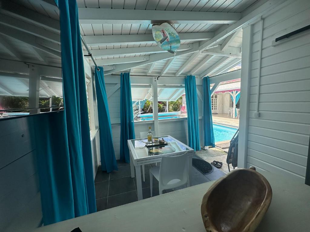 Restaurace v ubytování Au Bel'vue chez Sandrine "Gite & Chambre d'hôtes"