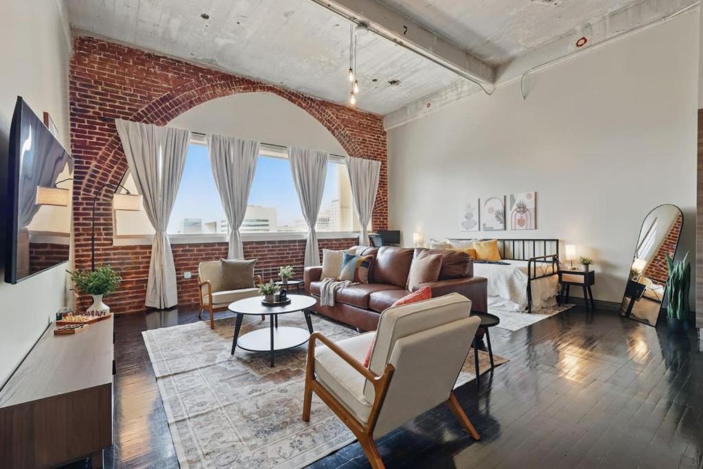 Luxury Green Penthouse Homes In Dallas Reference: Luxury Penthouse With City Views Dallas Updated Prices 2026