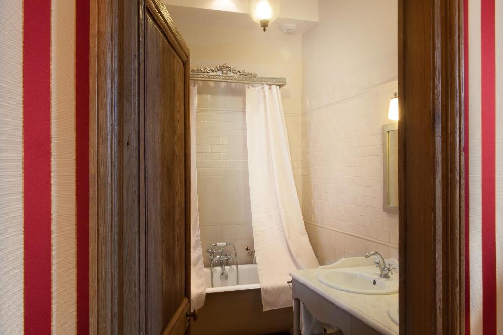 Château-Hôtel de Bourron - Prestige Room - Castle