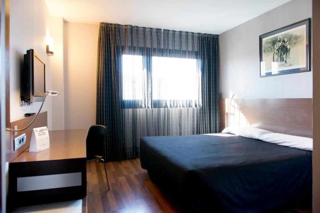 TaCH Madrid Airport - Resim 45