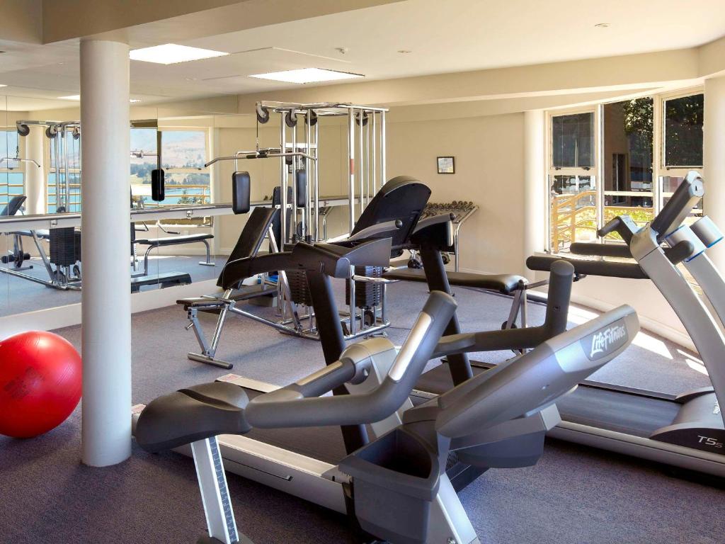 Fitness centrum a/nebo fitness zařízení v ubytování Mercure Queenstown Resort