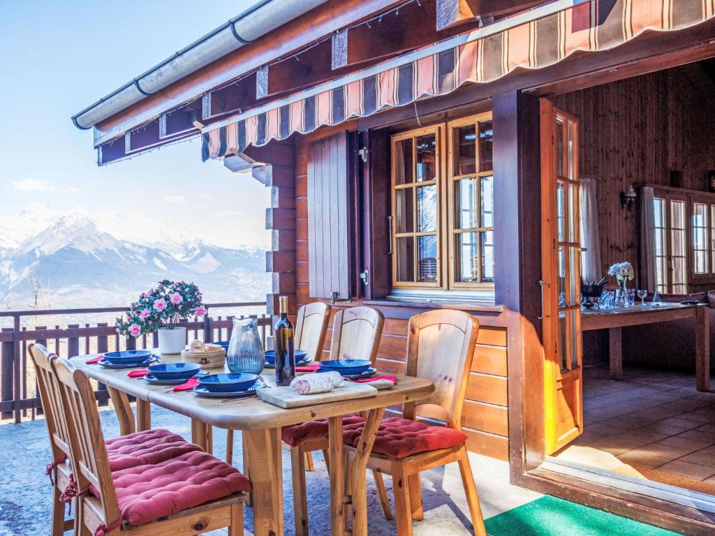 Chalet Panorama des Cimes by Interhome