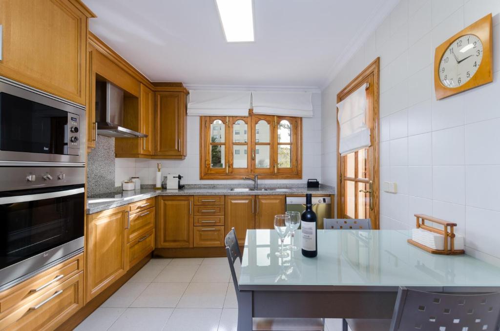Kuchyň nebo kuchyňský kout v ubytování Villa Teulera