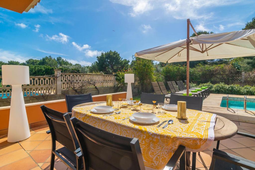 The swimming pool at or close to Paradise 88