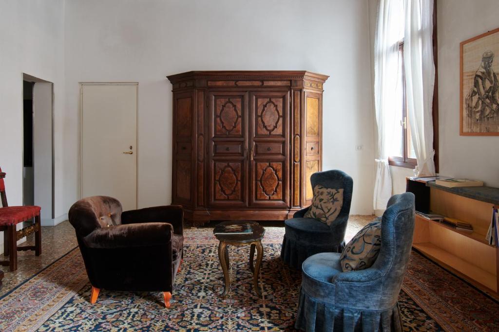 Palazzo Contarini Della Porta Di Ferro - Resim 35