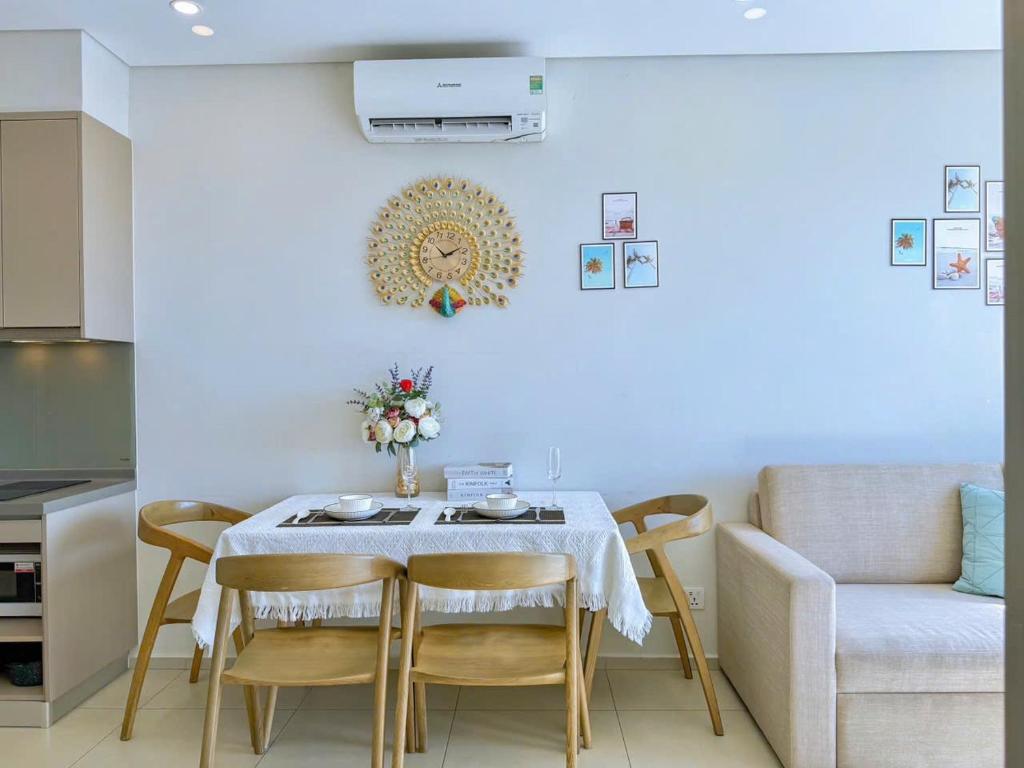 Khu vực ghế ngồi tại Monica Homestay - Căn hộ The Song Vũng Tàu